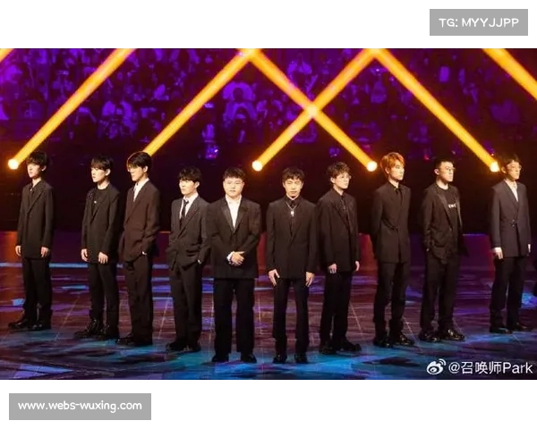 全明星后台老友重逢，TheShy、Rookie与JackeyLove合影留念